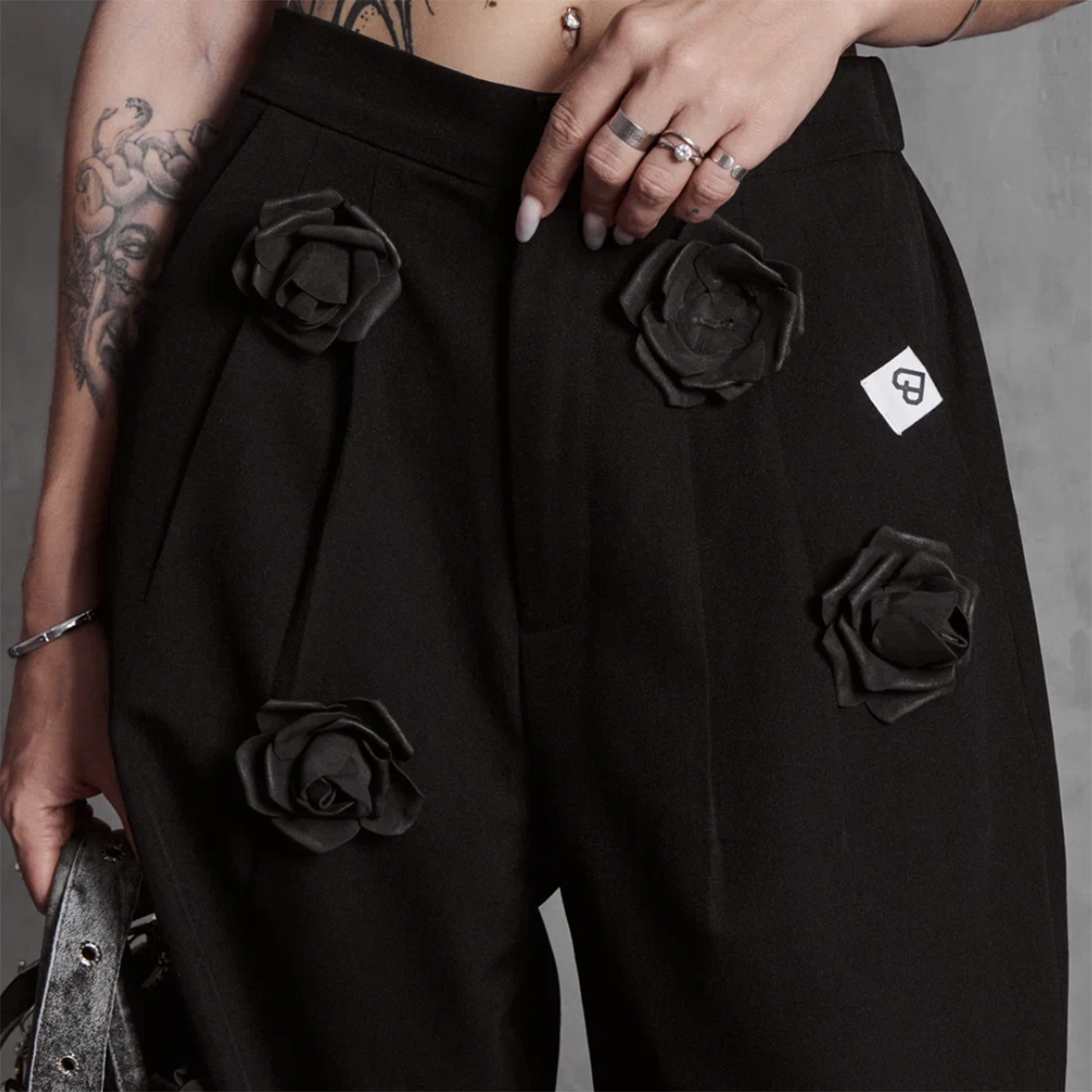 Short Bermuda In Black