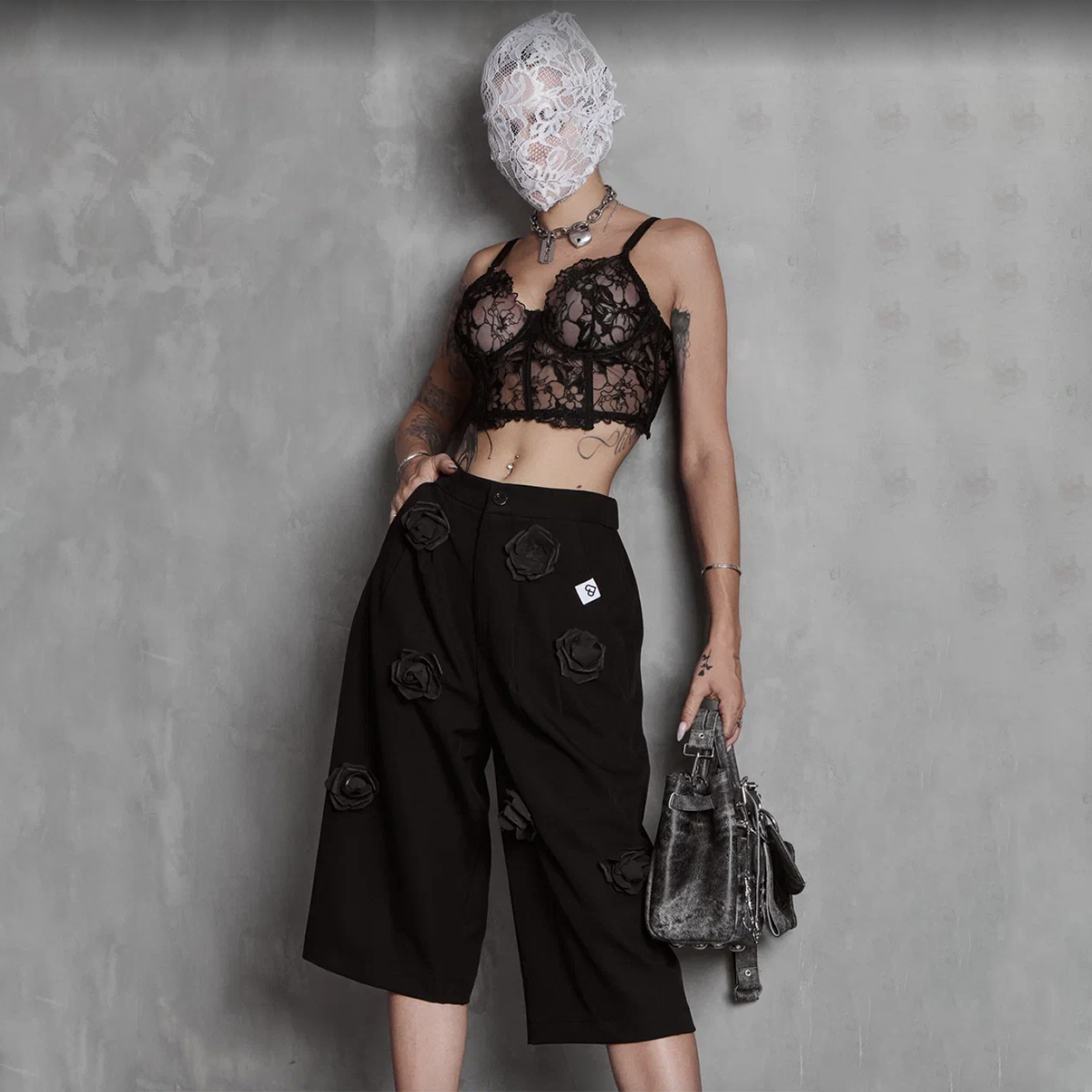 Short Bermuda In Black
