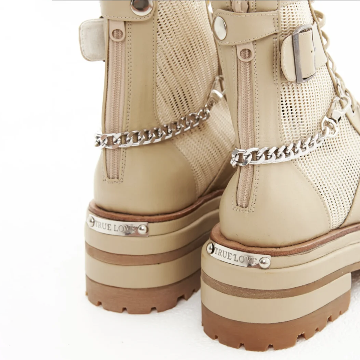 Net boot with chain beige