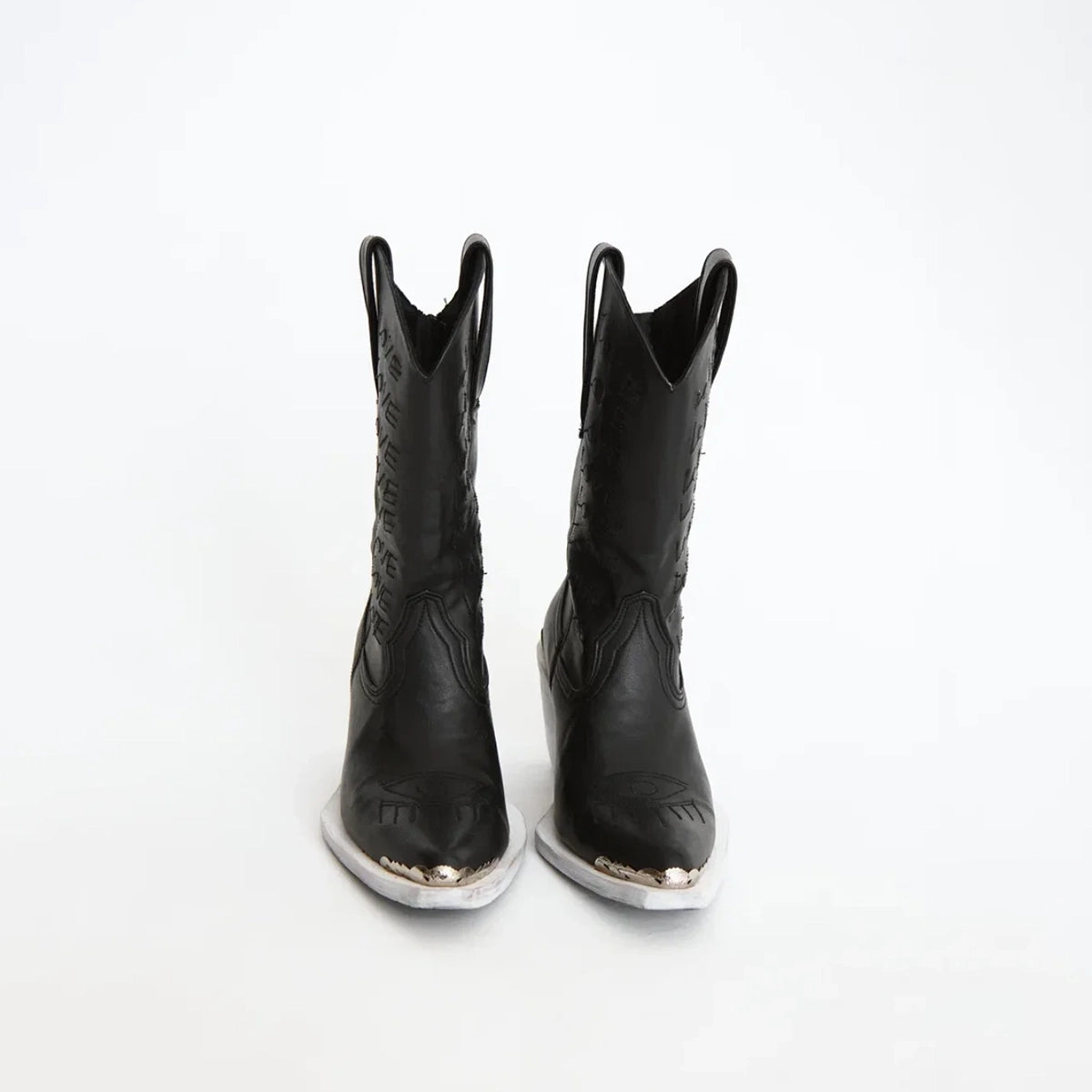 Cowboy boots with removable bracelets