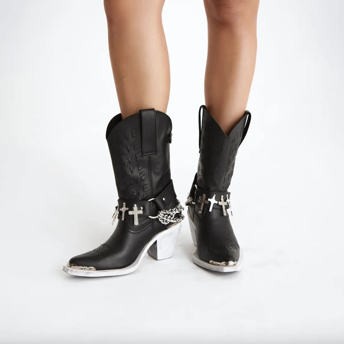 Cowboy boots with removable bracelets