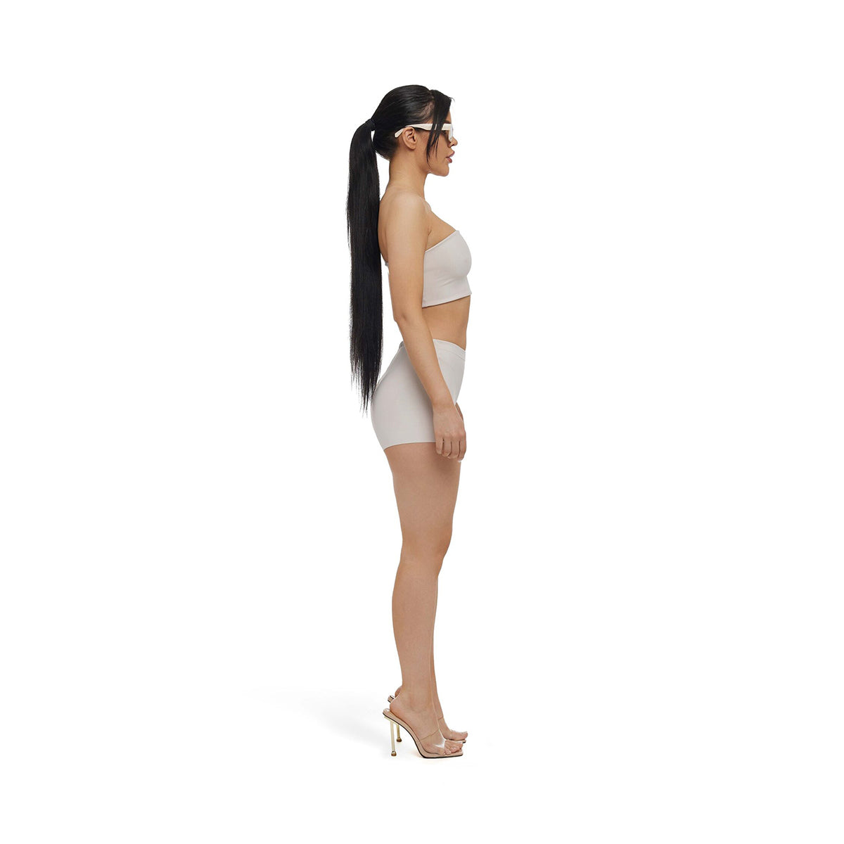 Set BASE In Nude