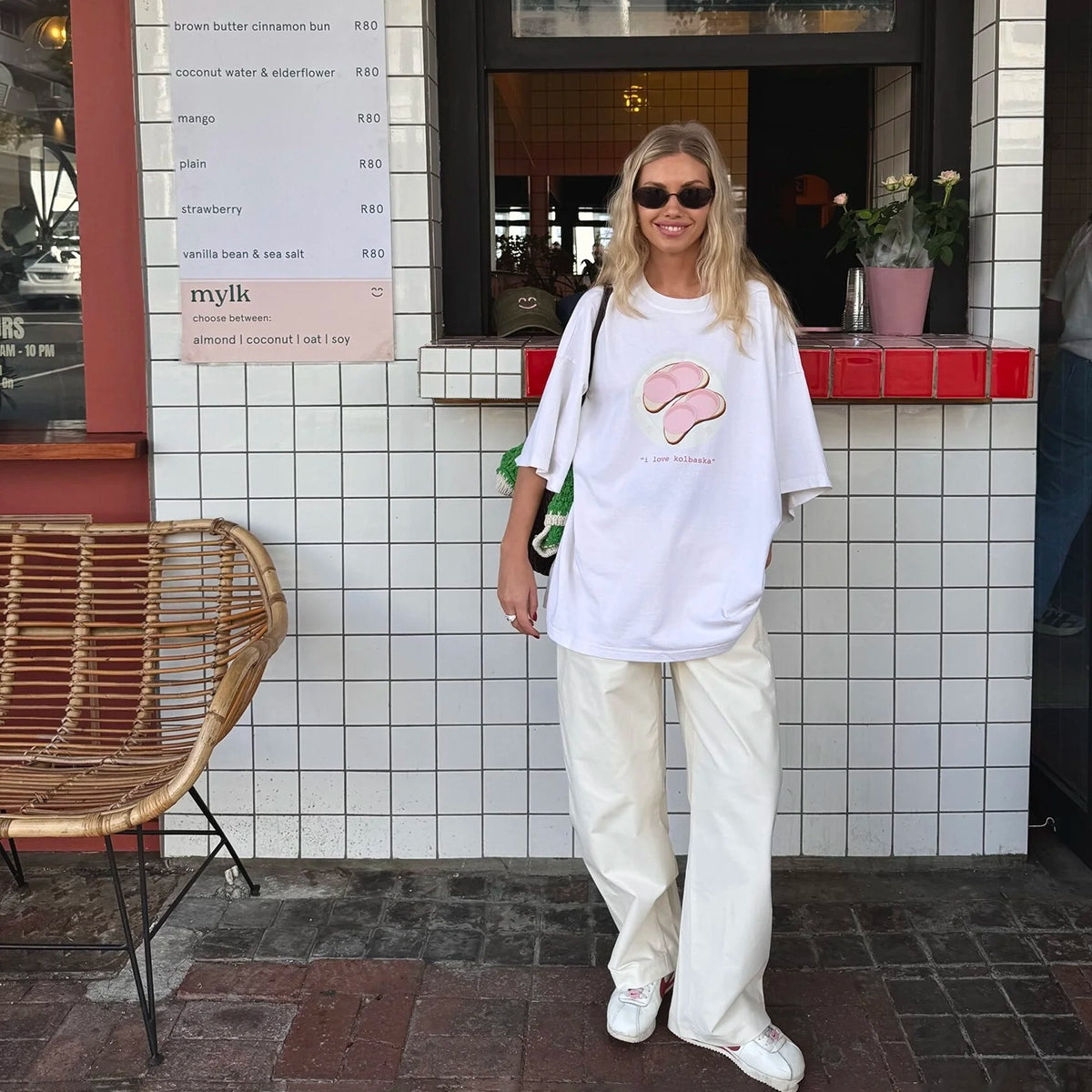KOLBASKA T-SHIRT IN WHITE
