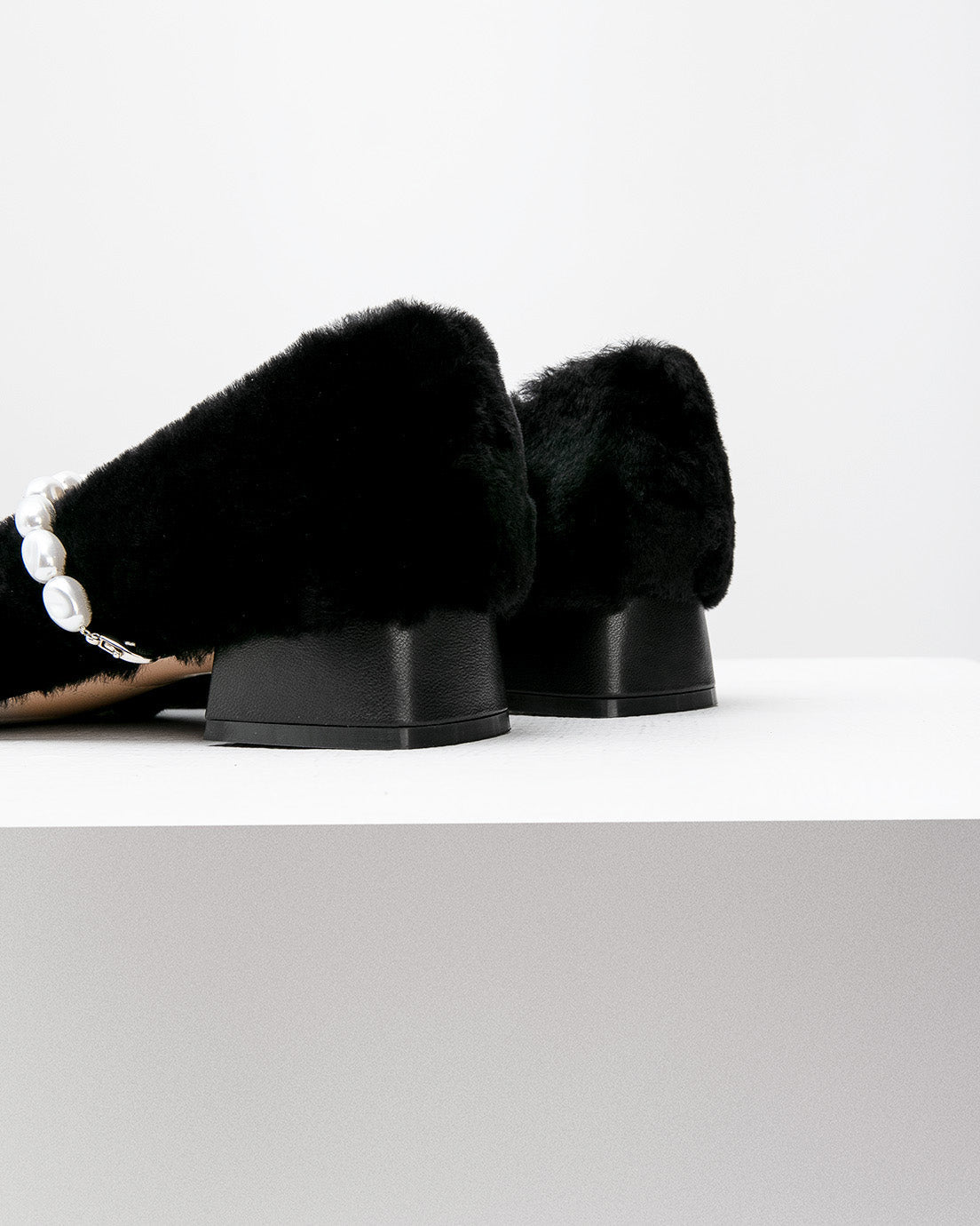 Black Pearl Flats