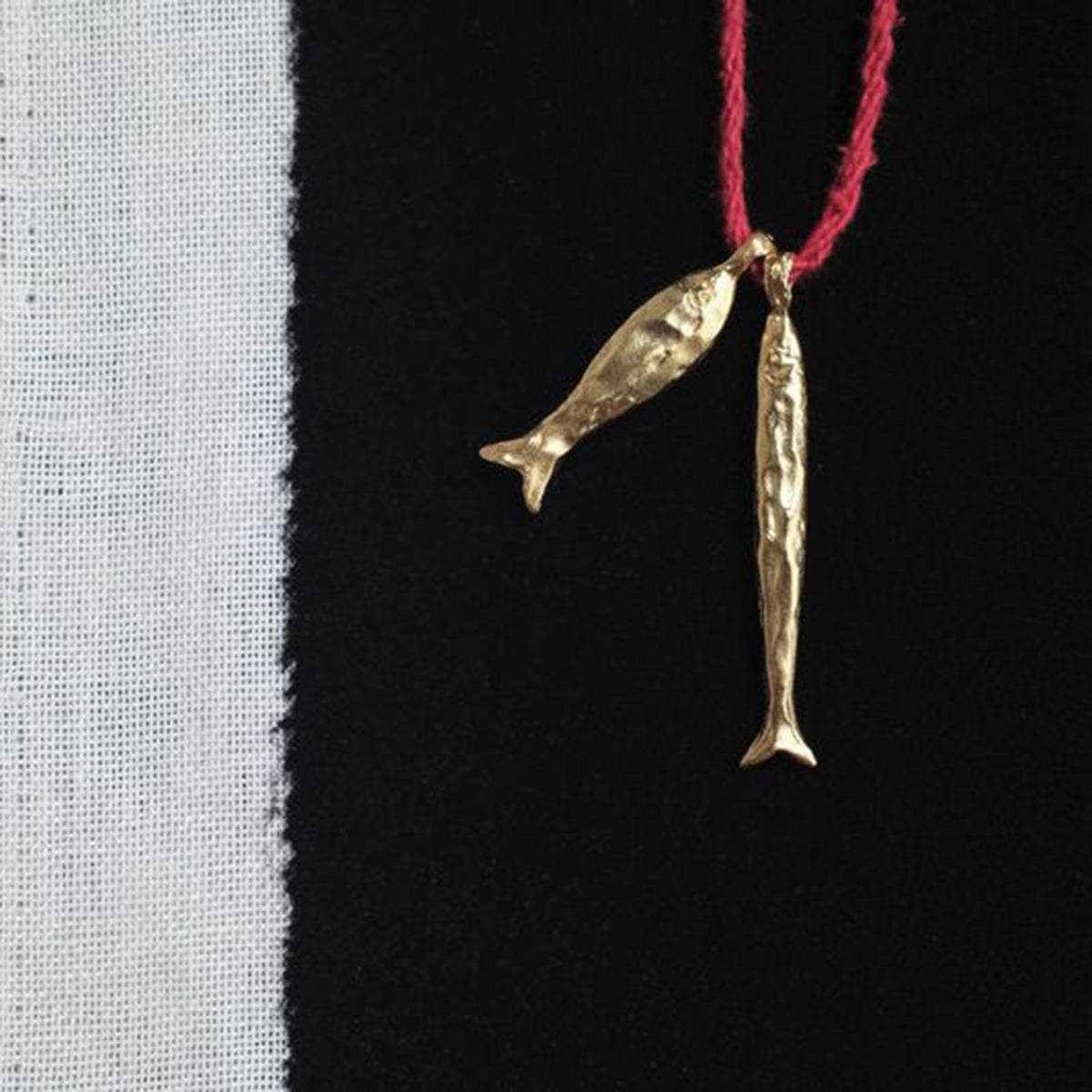 Necklace Asho Amulet in Gold