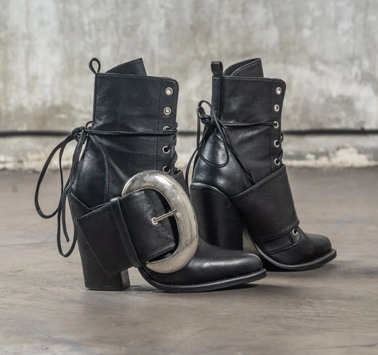 Sotadic boots