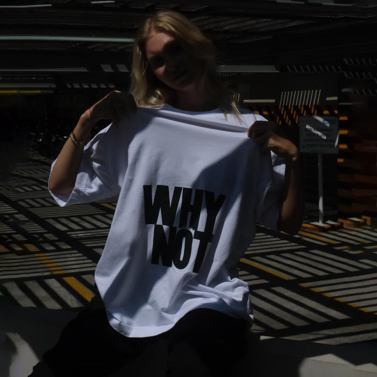 T-shirt WHY NOT In White