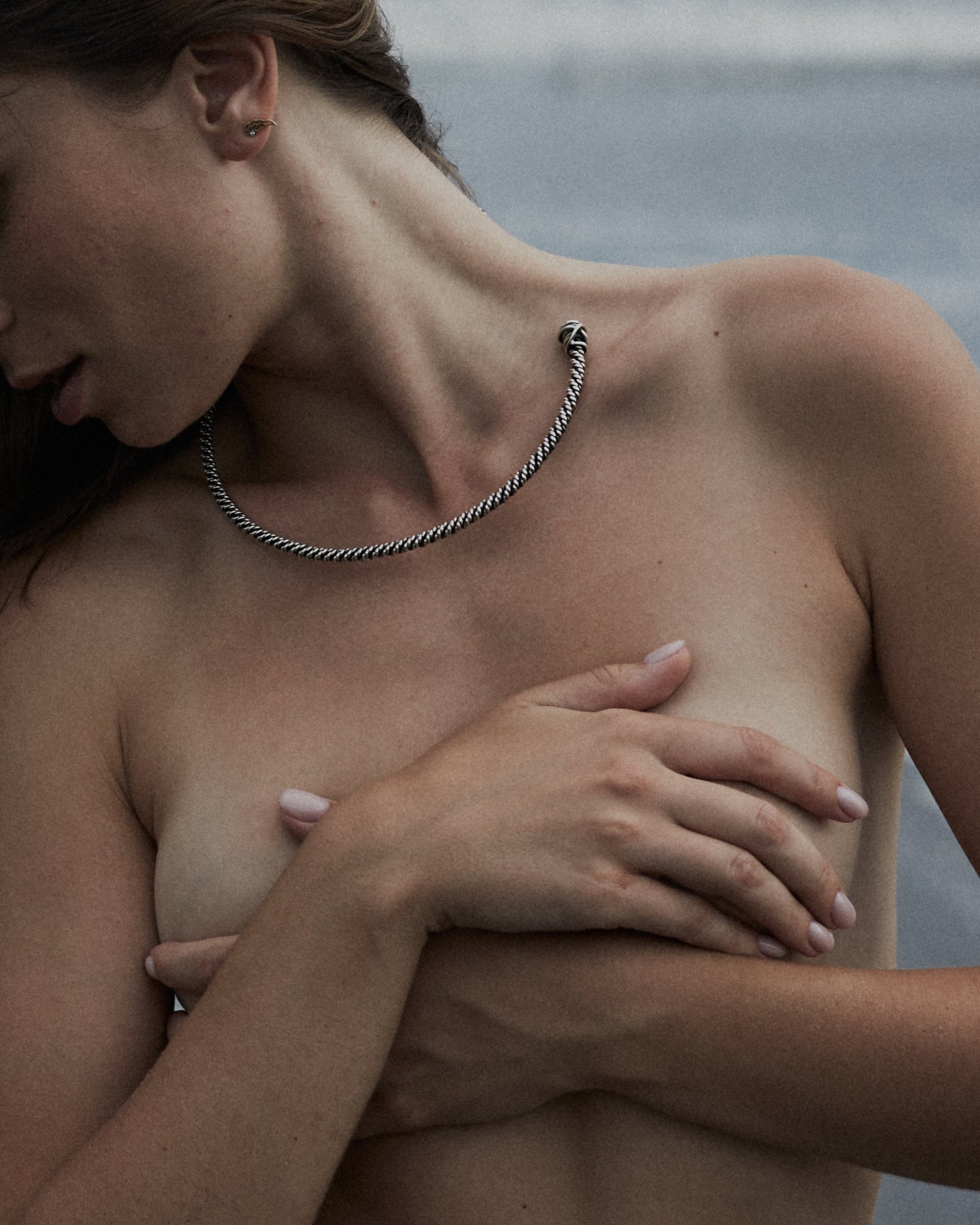 Arc wire necklace