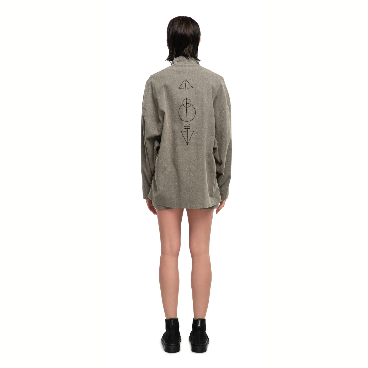 Embroidered kimono