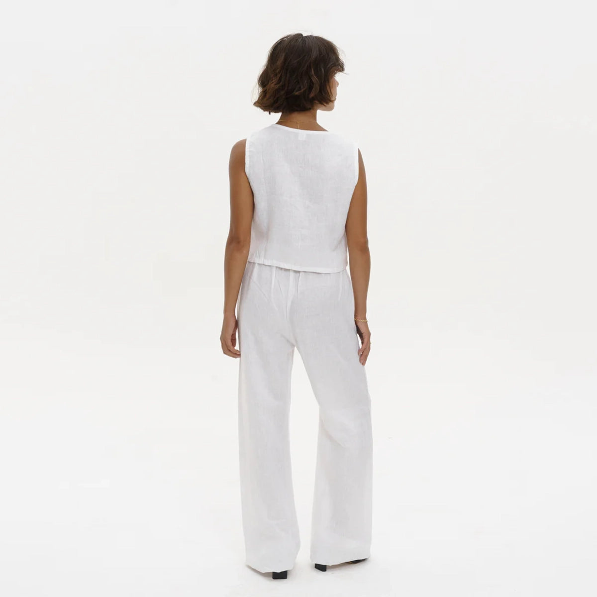 Linen Vest With Tie in White