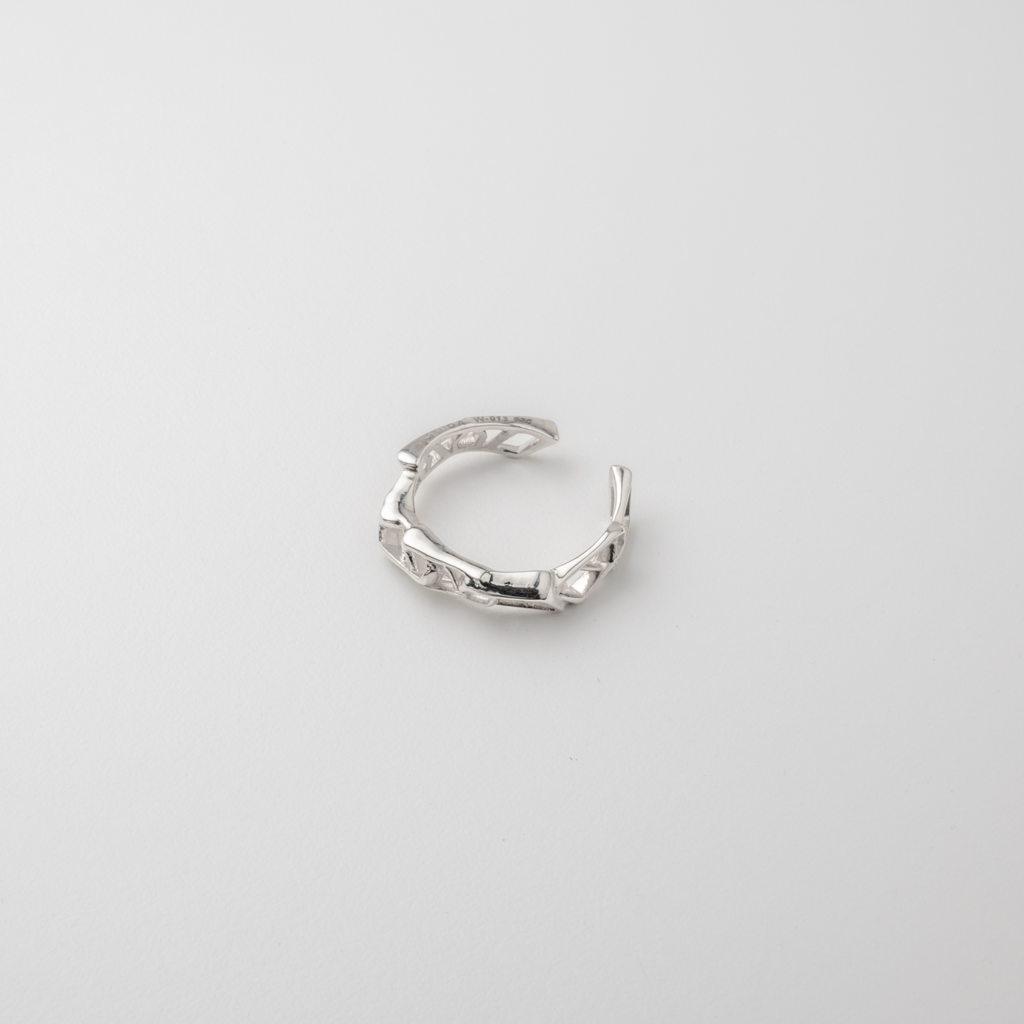 Ring signature links male