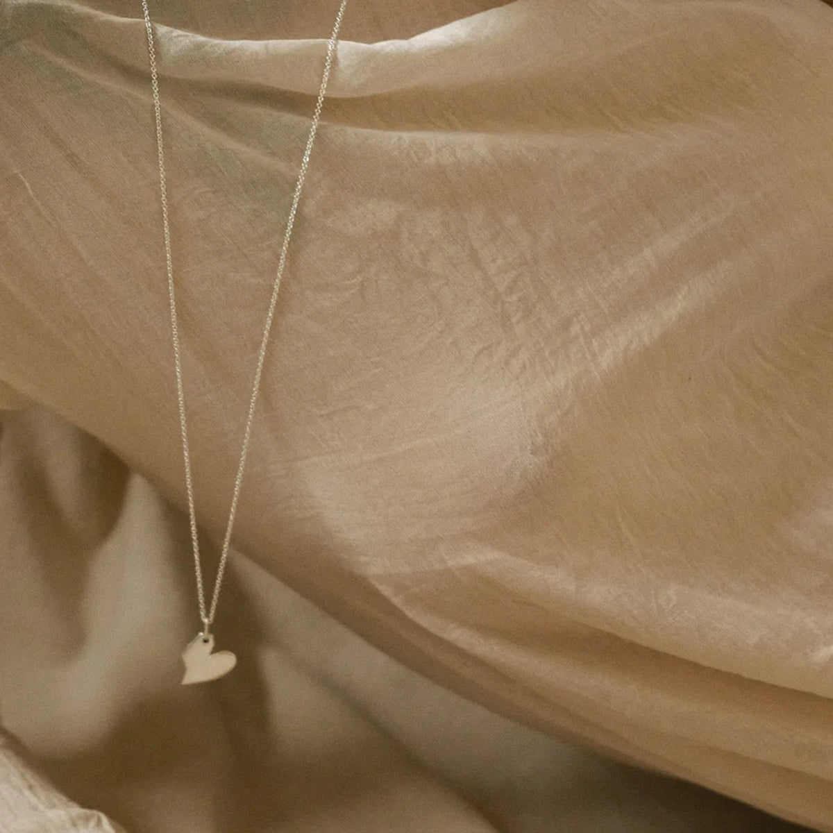 Necklace small solid heart