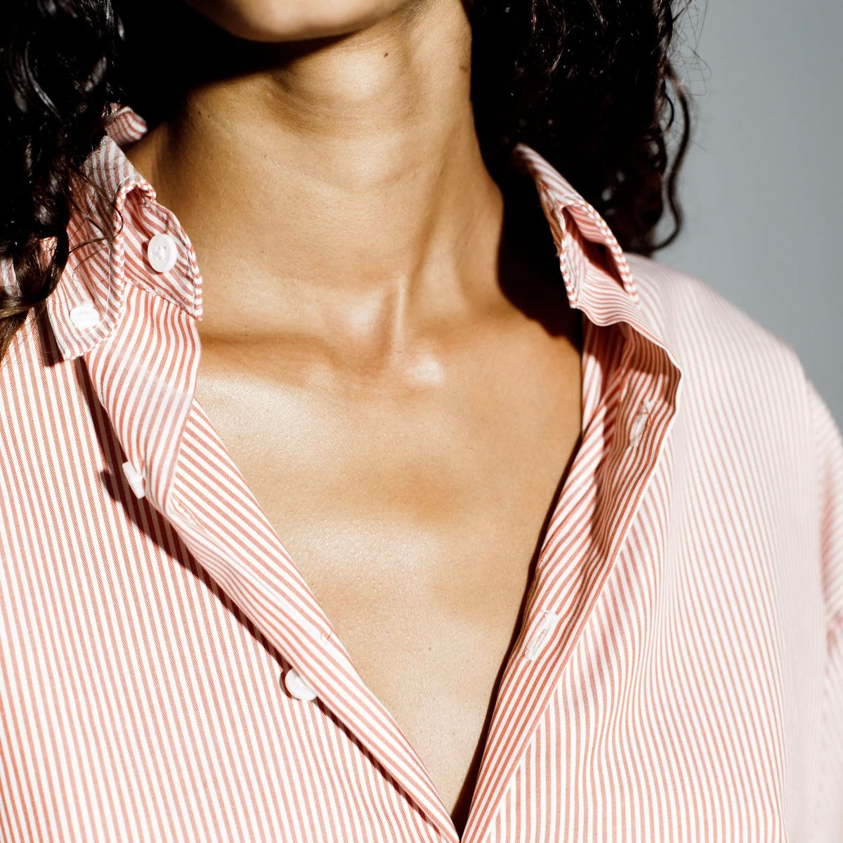 Striped collared button-up shirt red/white
