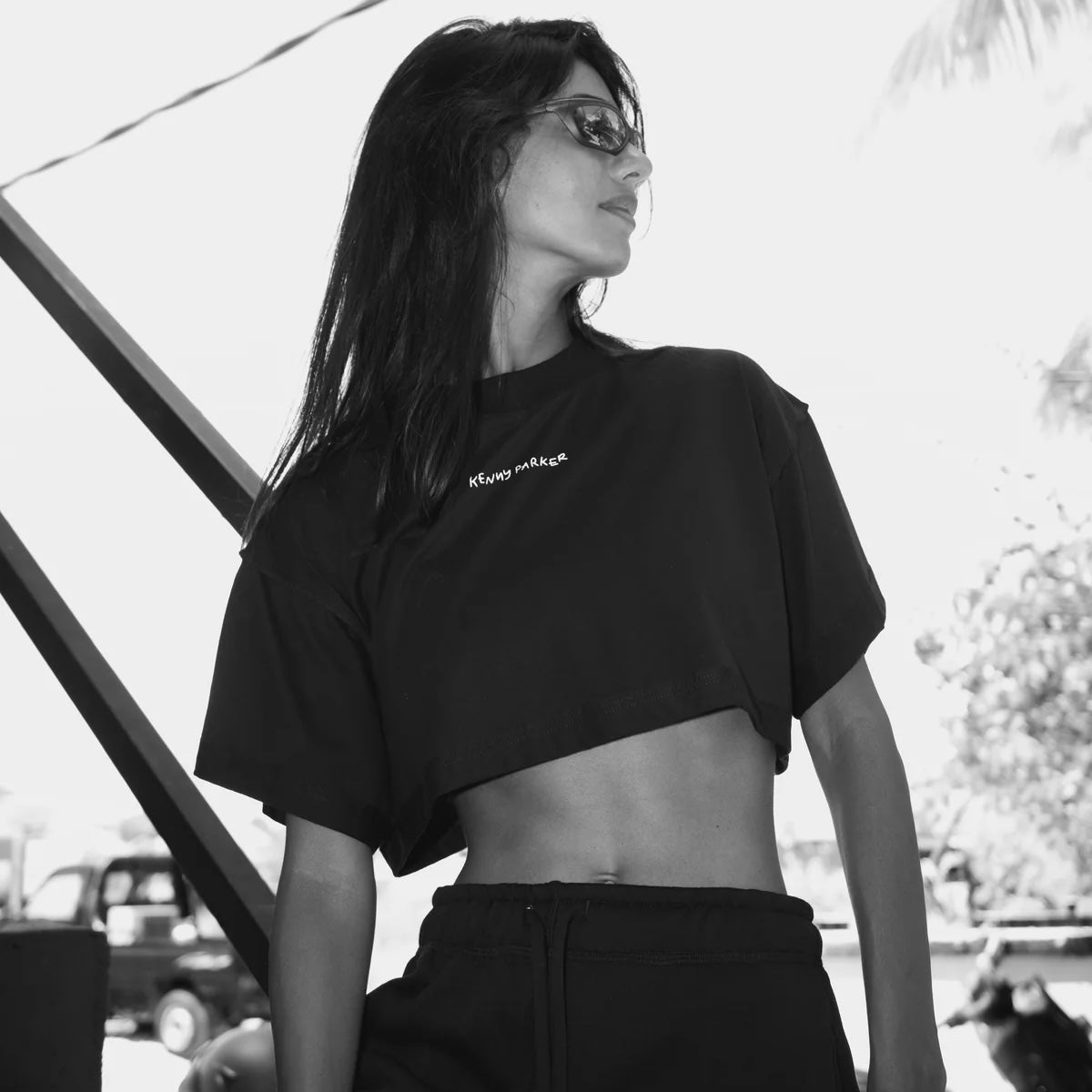 Cropped exposed tee