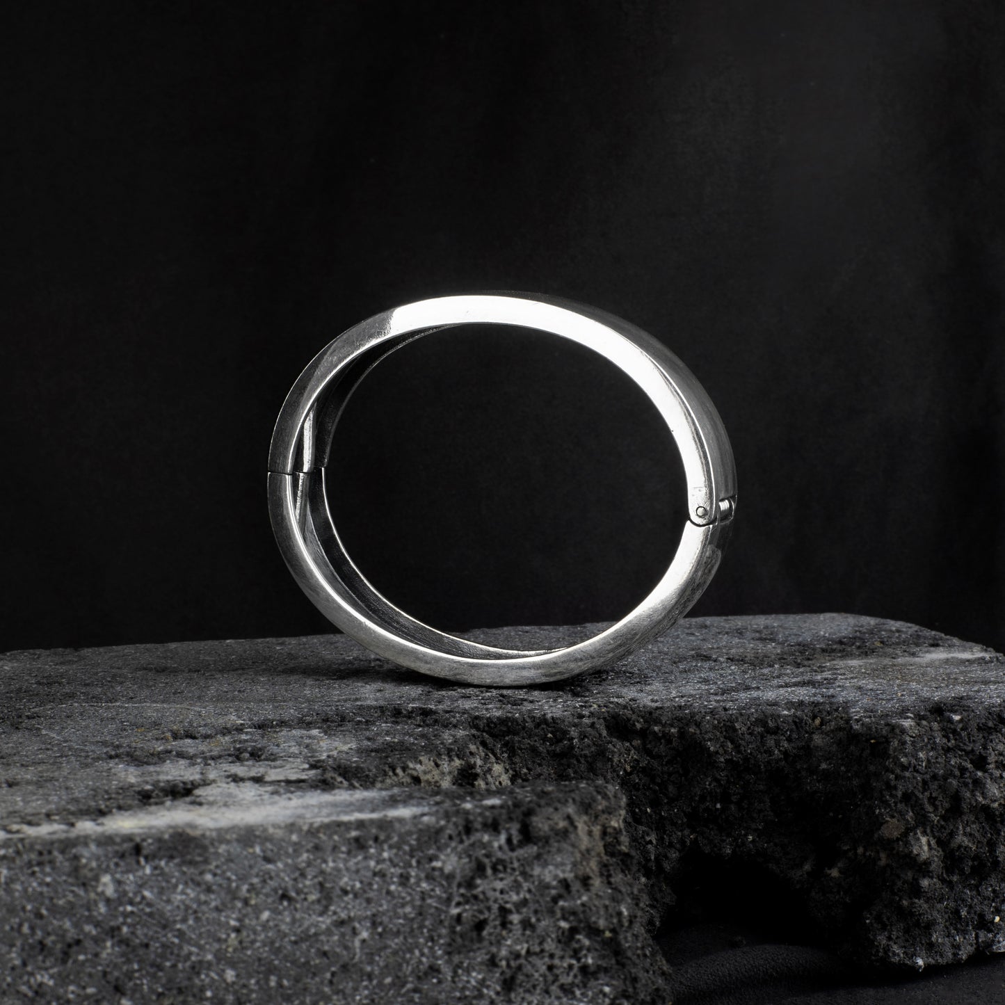 Massive Oval bracelet
