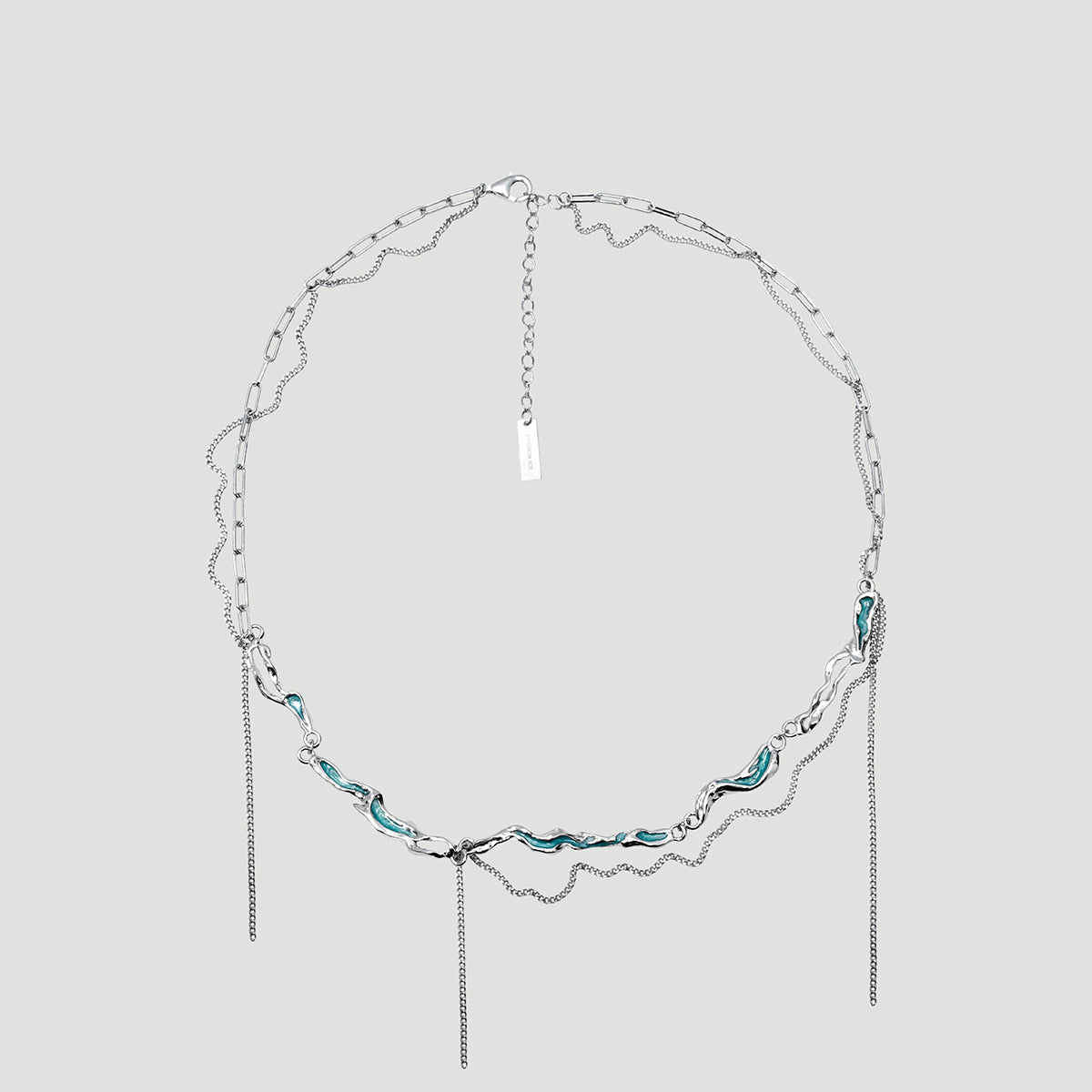 Necklace Craks in Motion