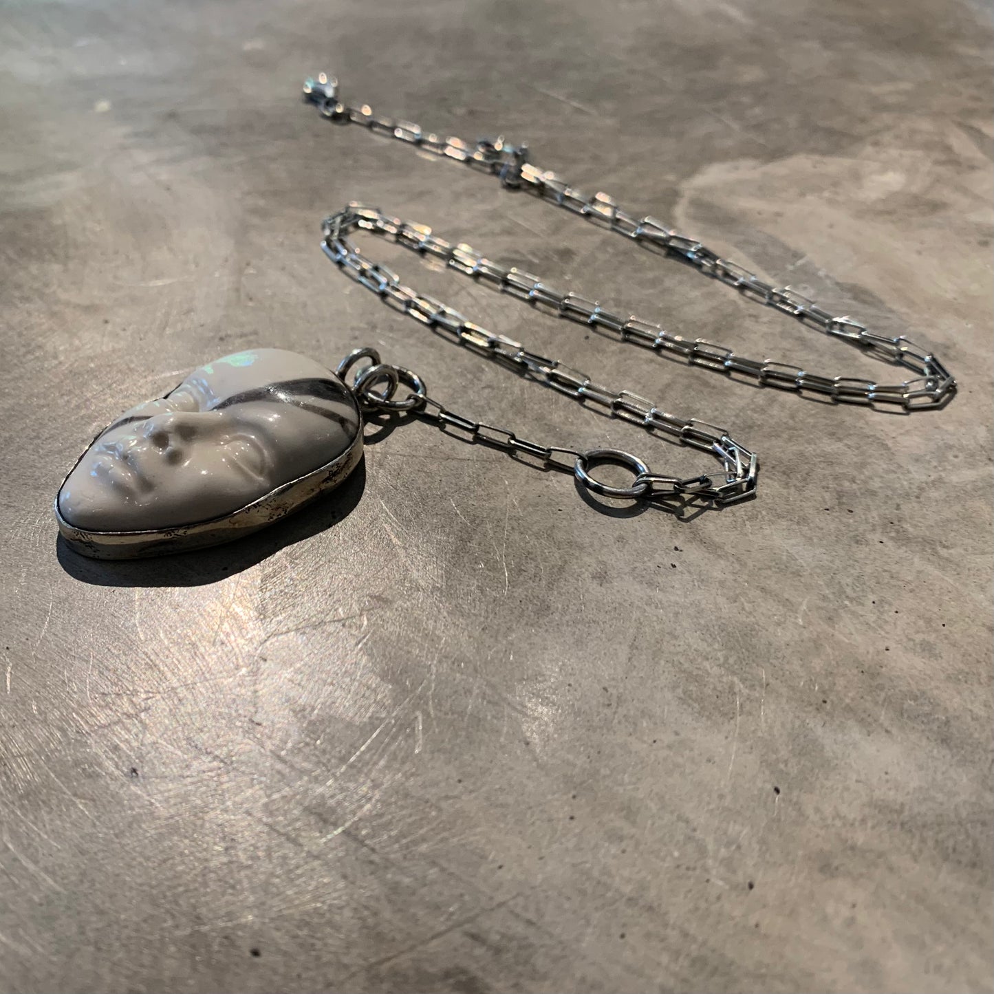 Wild things face necklace (silver)