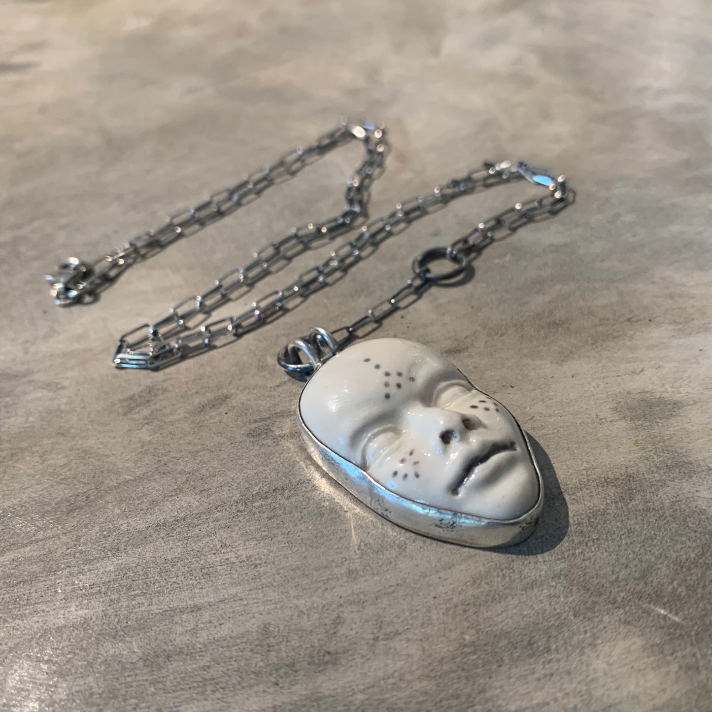 8 face necklace (silver)