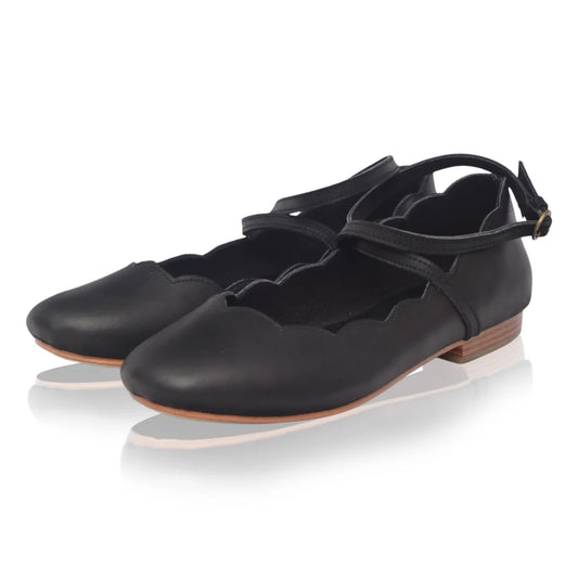 Myrelle Criss-Cross Leather Ballet Flats In Black