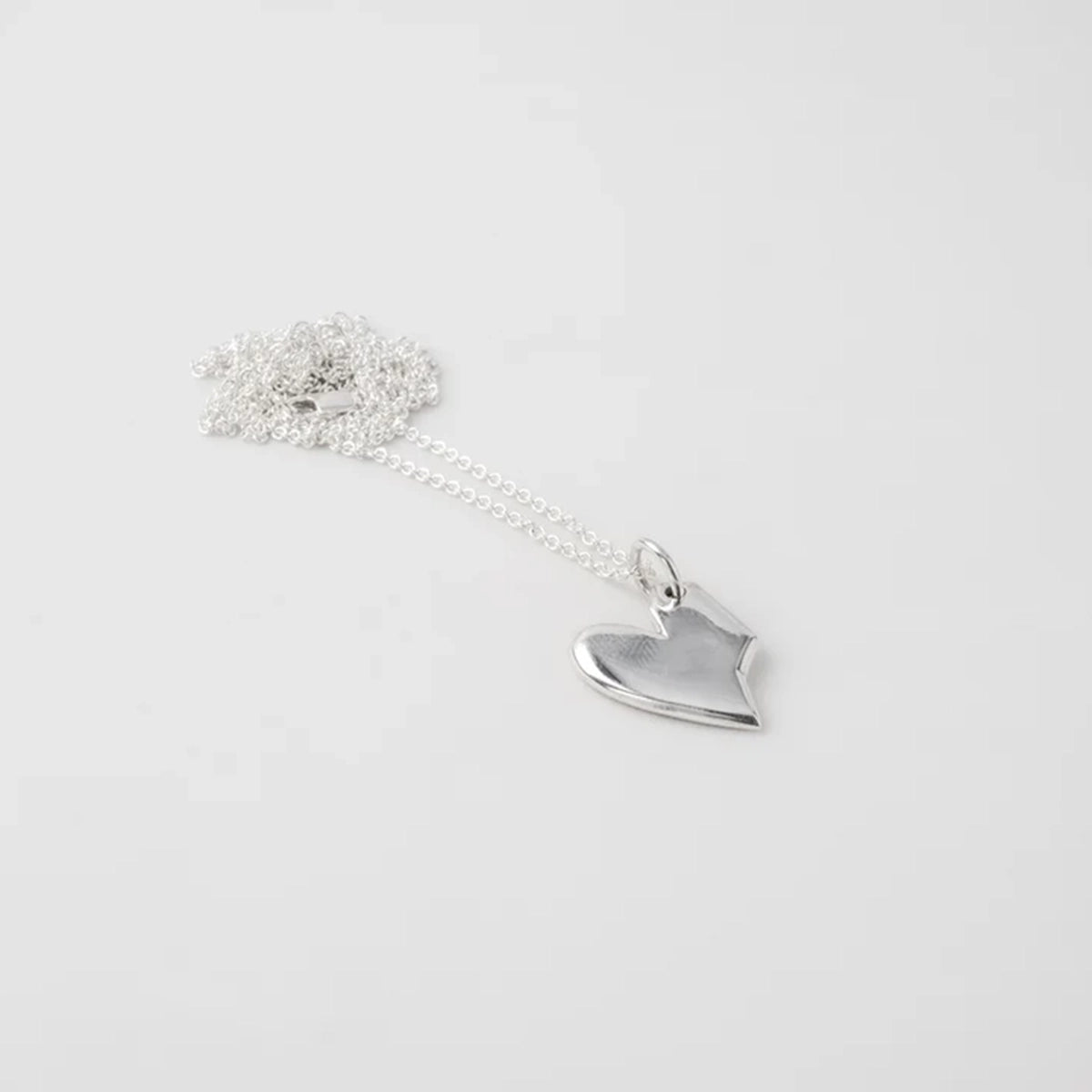 Necklace small solid heart