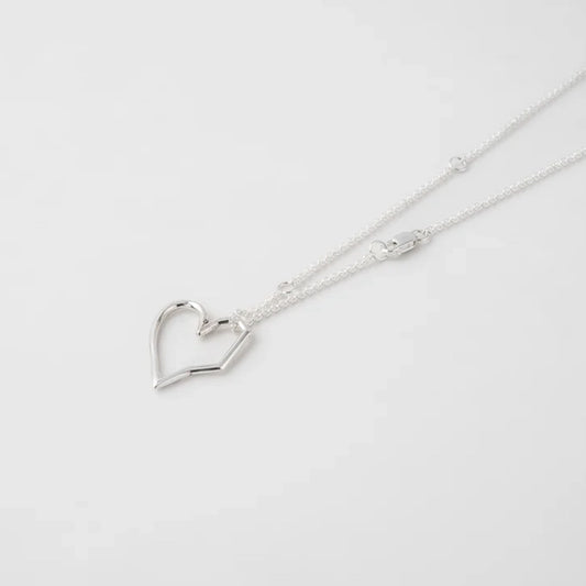Necklace wire heart