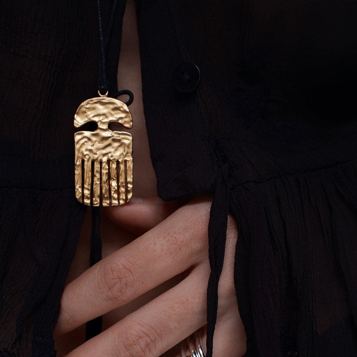 Necklace Kushi Amulet Gold
