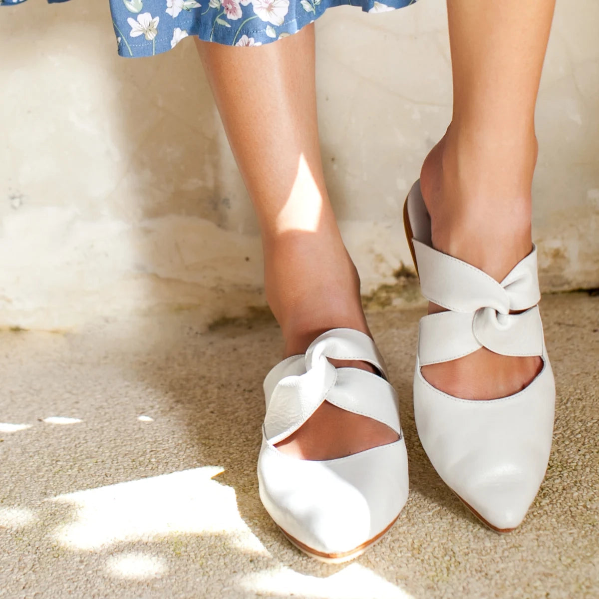 Taj Mahal Pointy Toe Mules In White