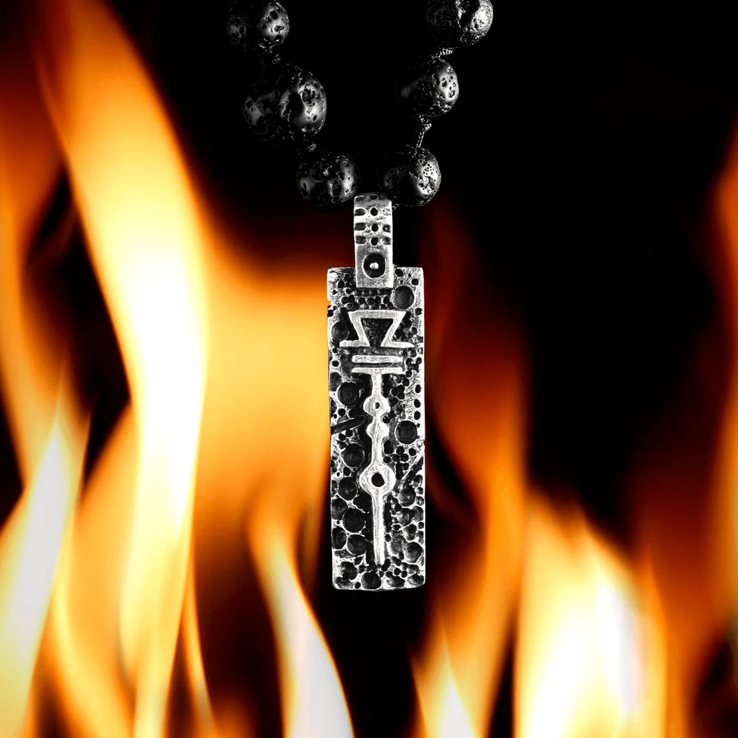 Unisex pendant chaos