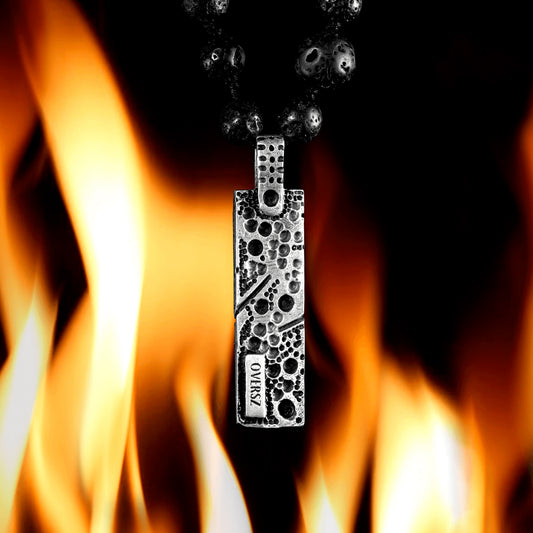 Unisex pendant chaos