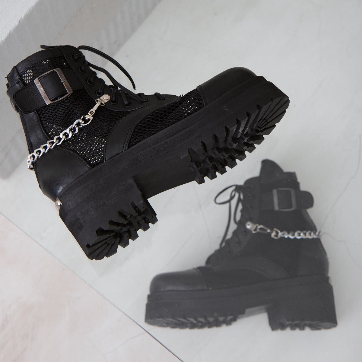 Net boot with chain black