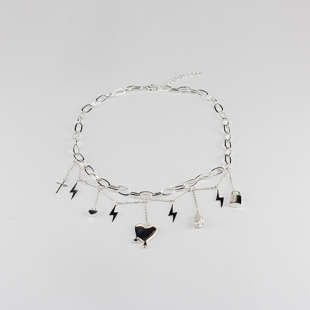 MANY THINGS CHOKER