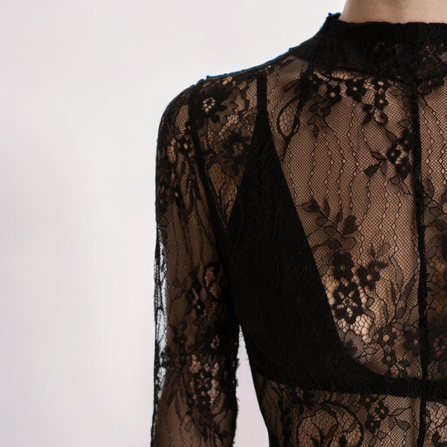 Lace dress in Black