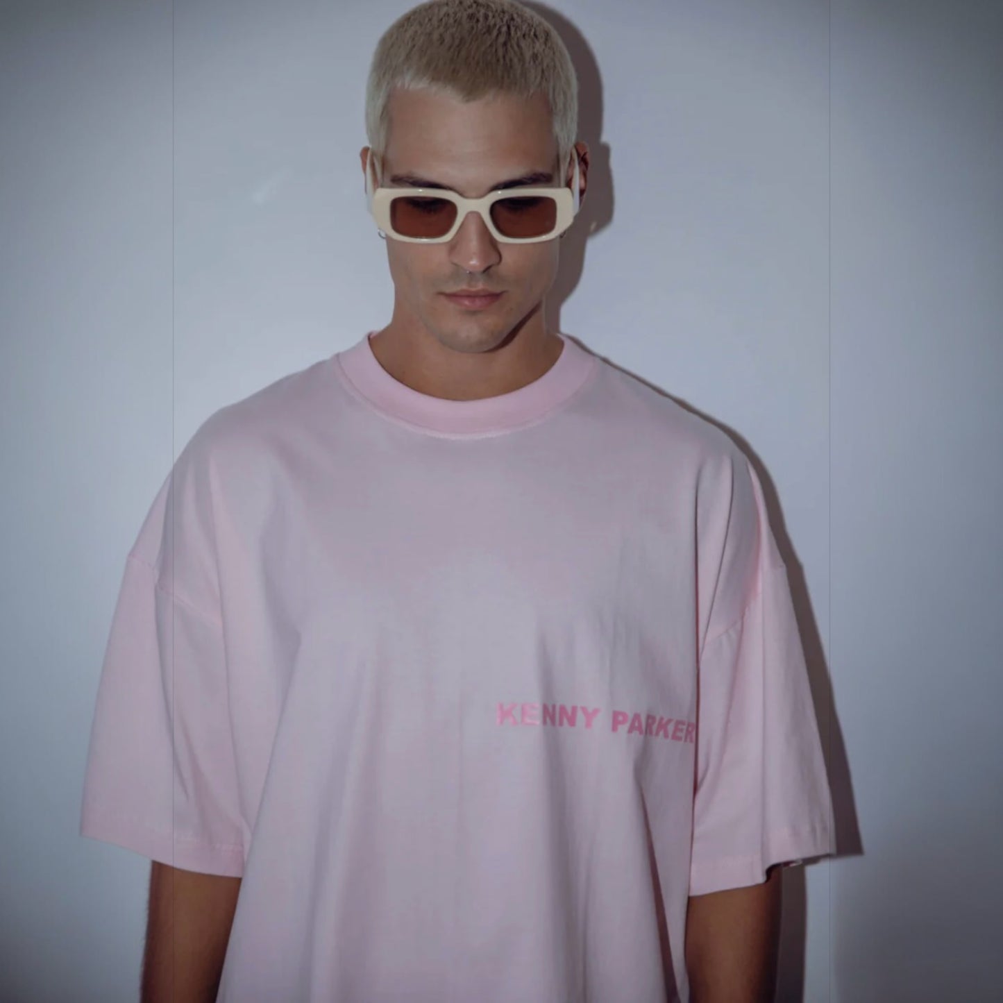 Oversized tonal print