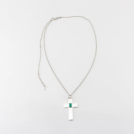 EMERALD CROSS NECKLACE IN SILVER