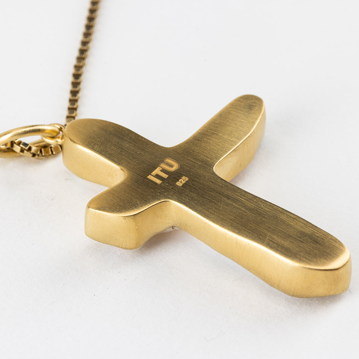 LUKA VINTAGE LOOK PEARL CROSS NECKLACE IN GOLD