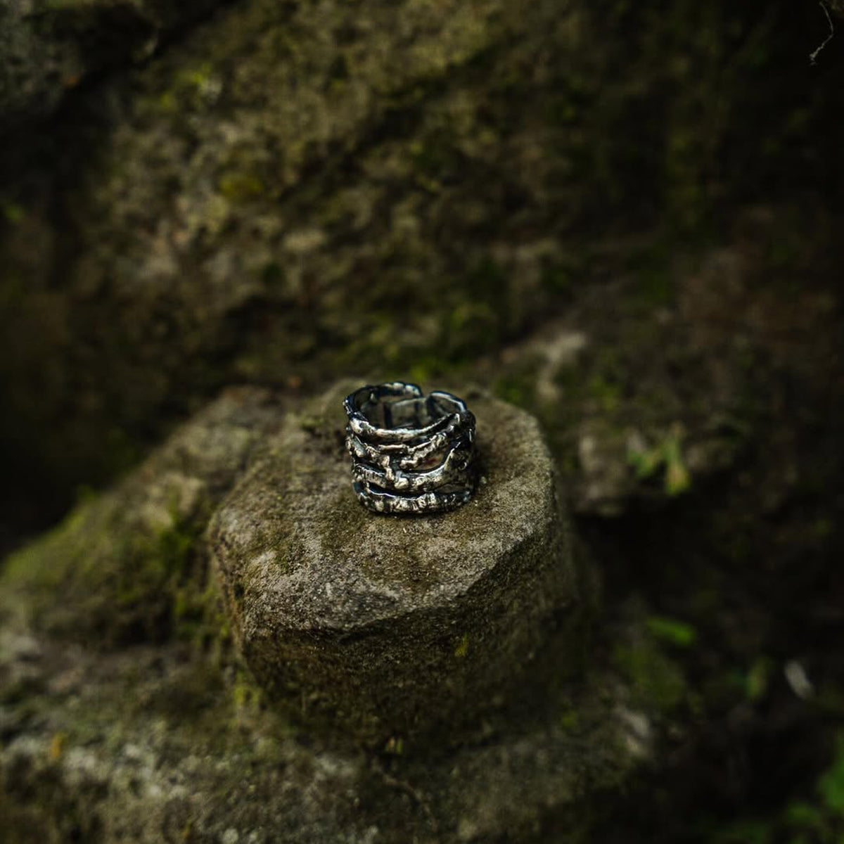 RING BLACK STRUСЕ