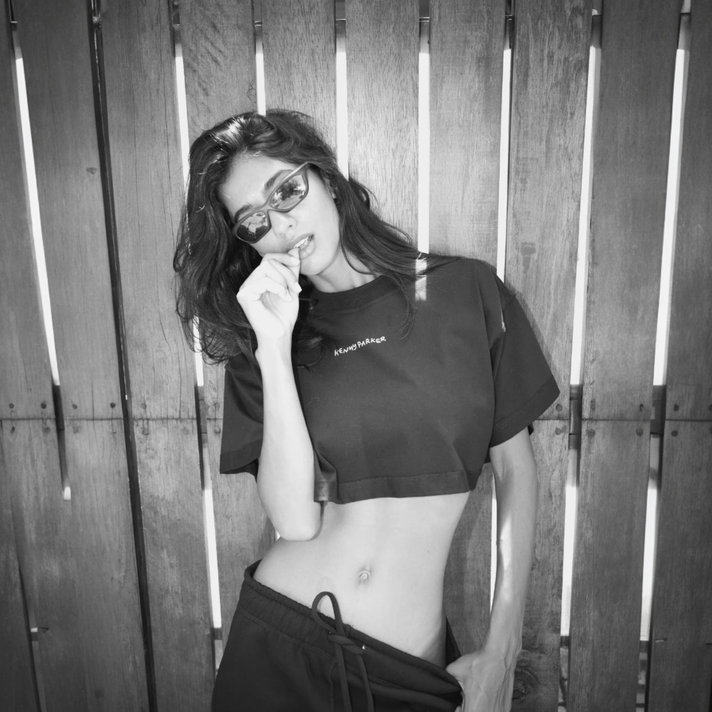 Cropped exposed tee