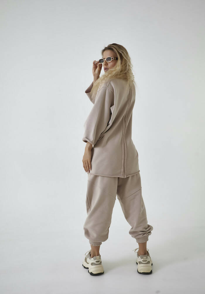 Sweatshirt Grab
