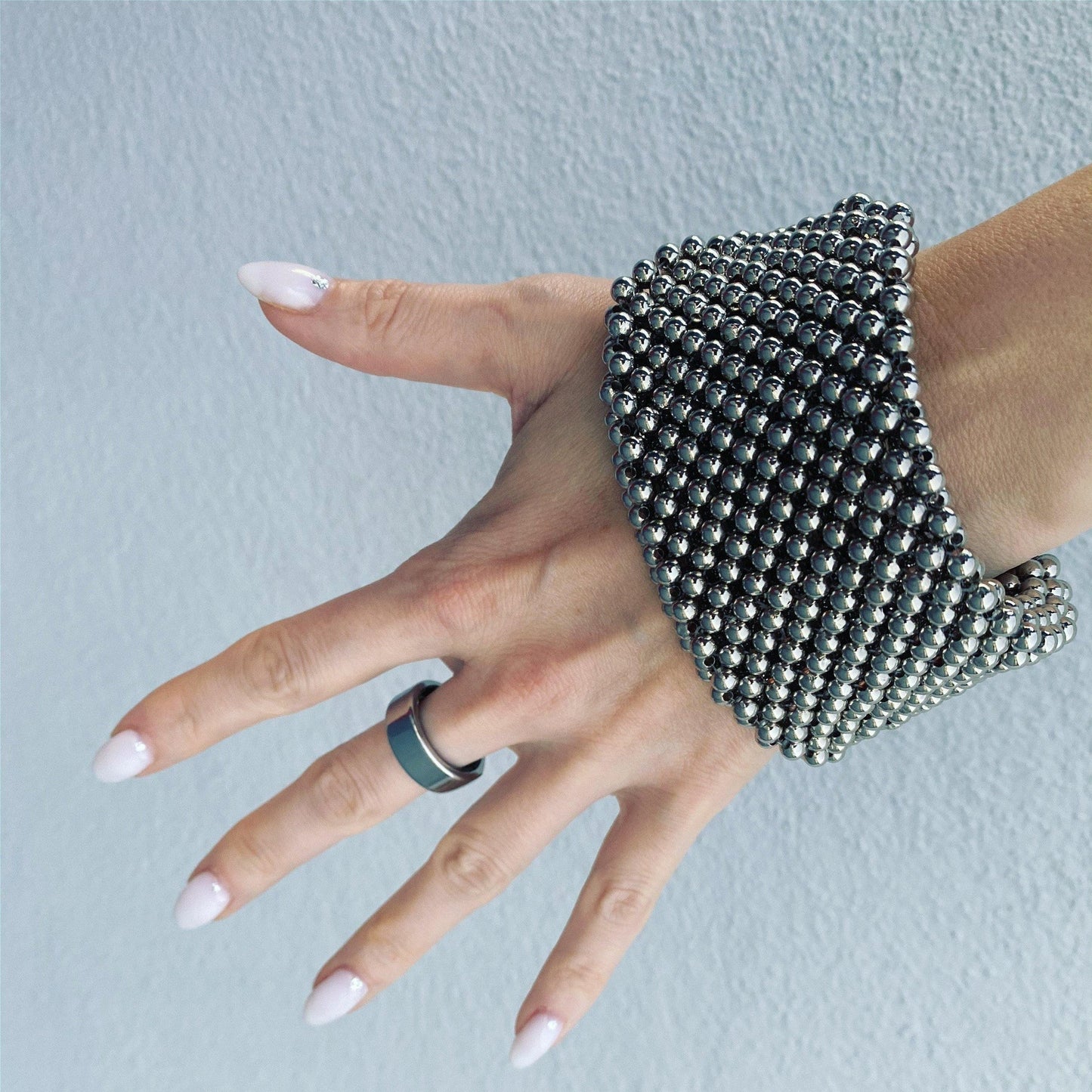 Artemisia wide supple cuff in silver