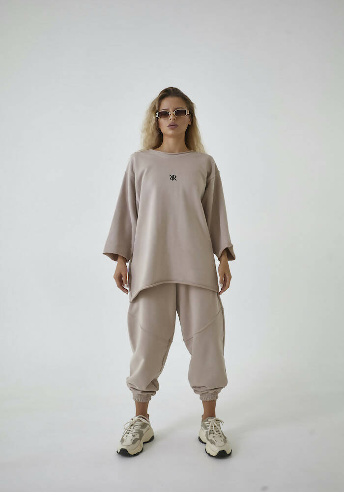 Sweatshirt Grab