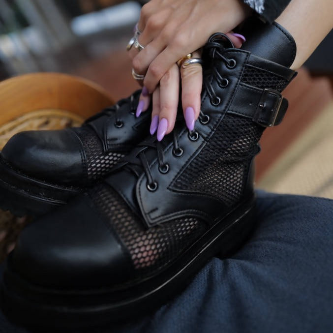 Net boots black