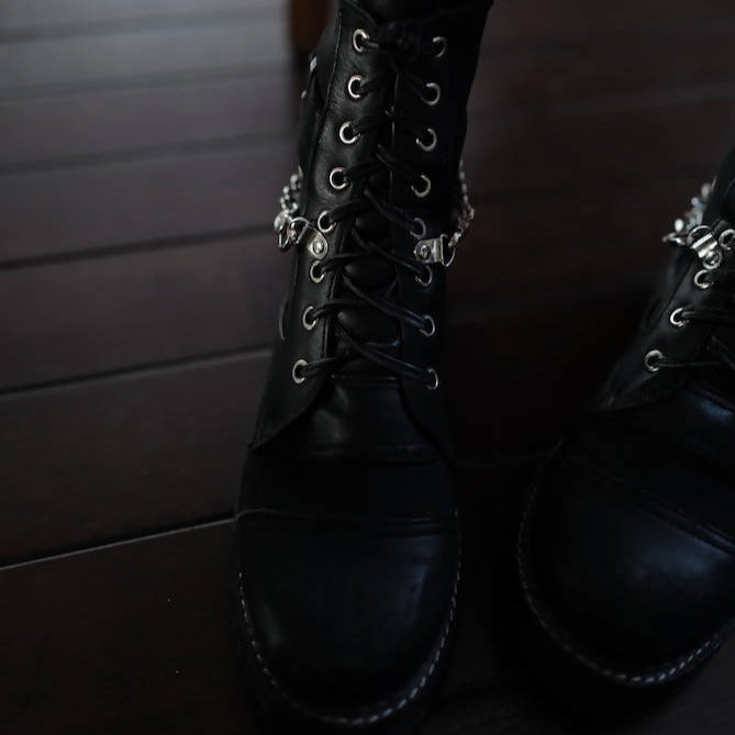 Elastic boots