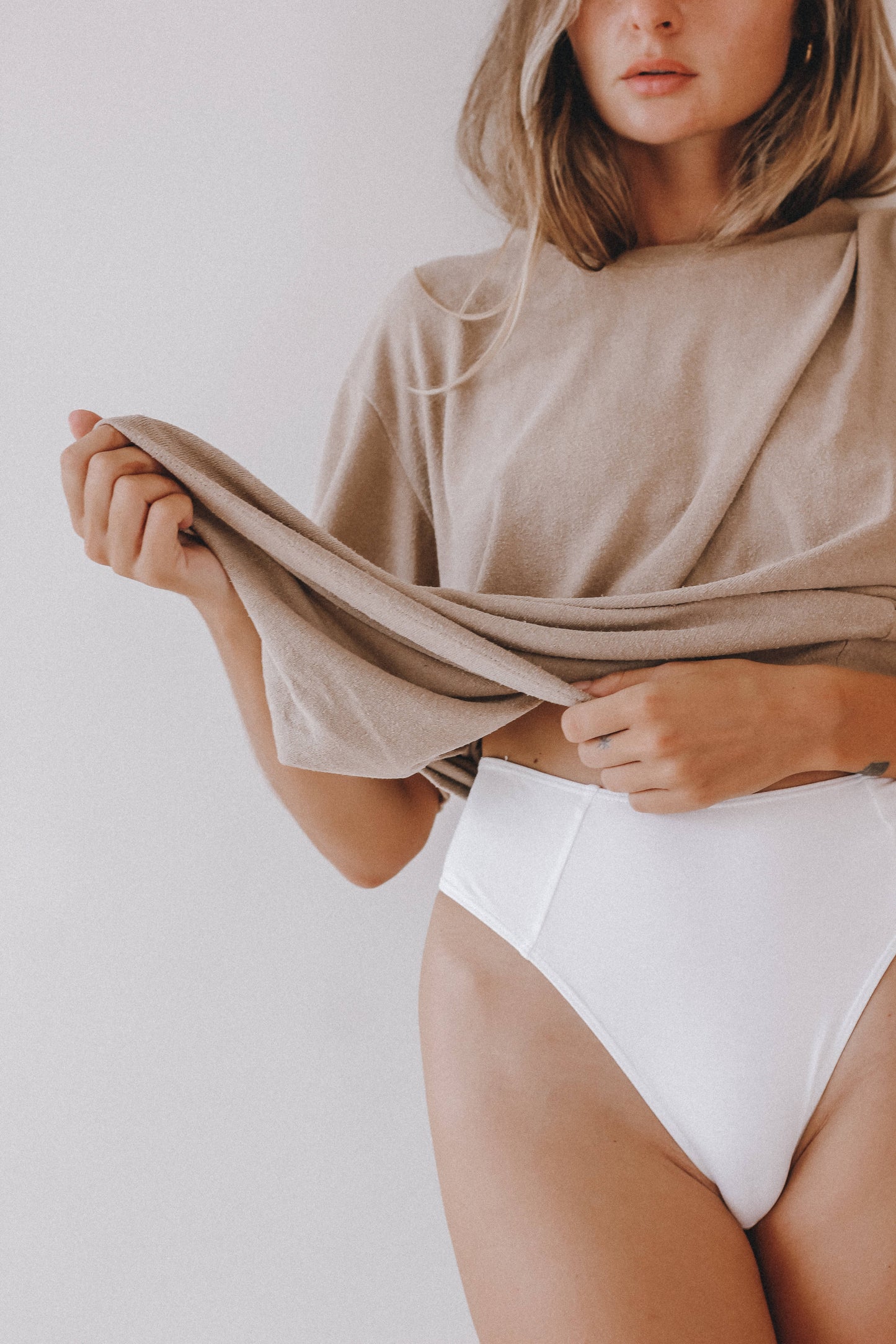 High-waisted thongs MIRRA