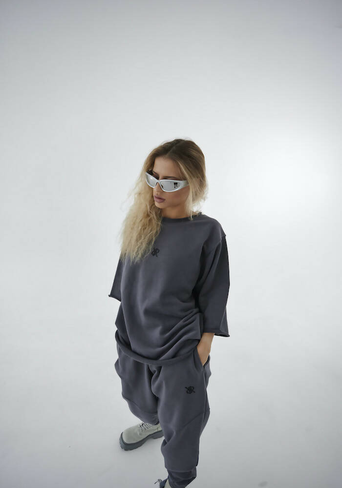 Sweatshirt Grab
