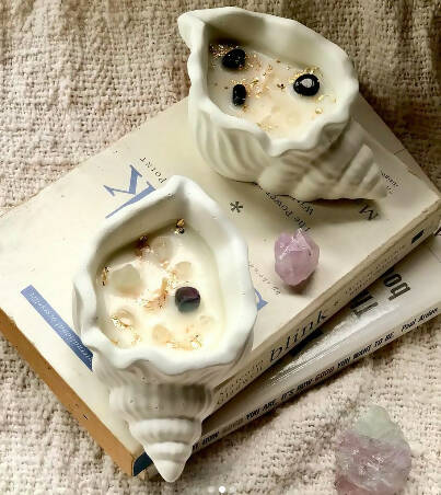 Magaia shell candle