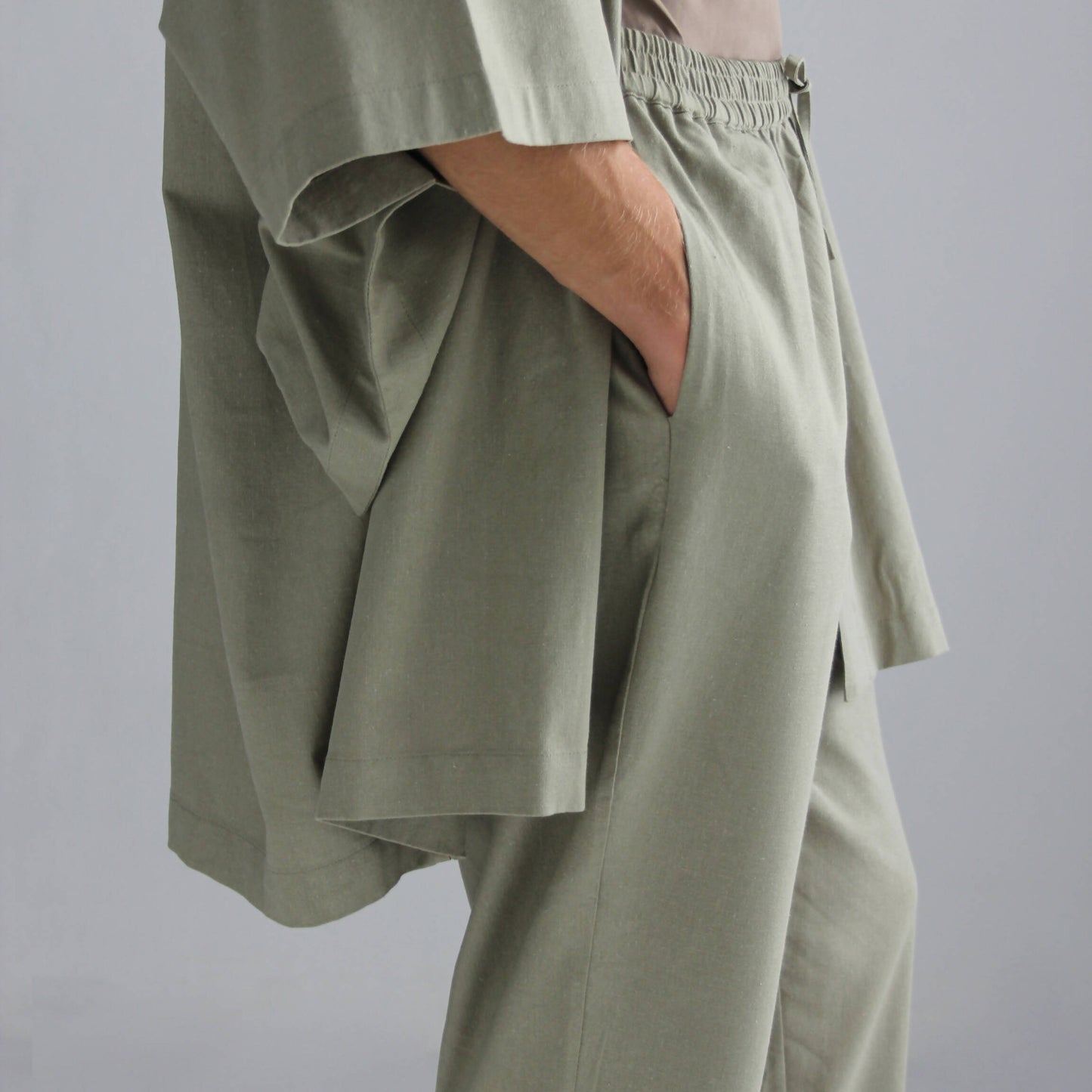 Men's linen pants with soft elastic waist