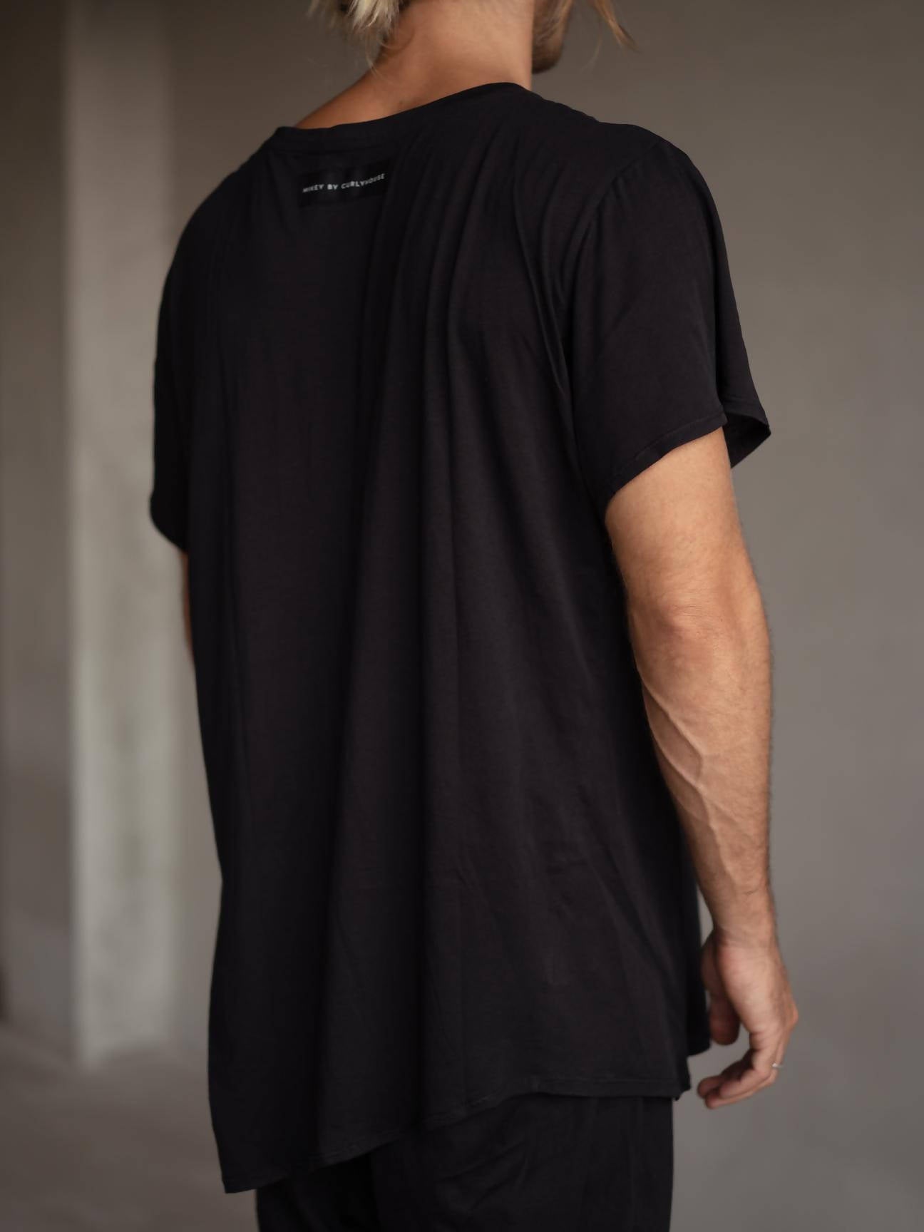 Black ultra lite twist tee - hedonist.bali