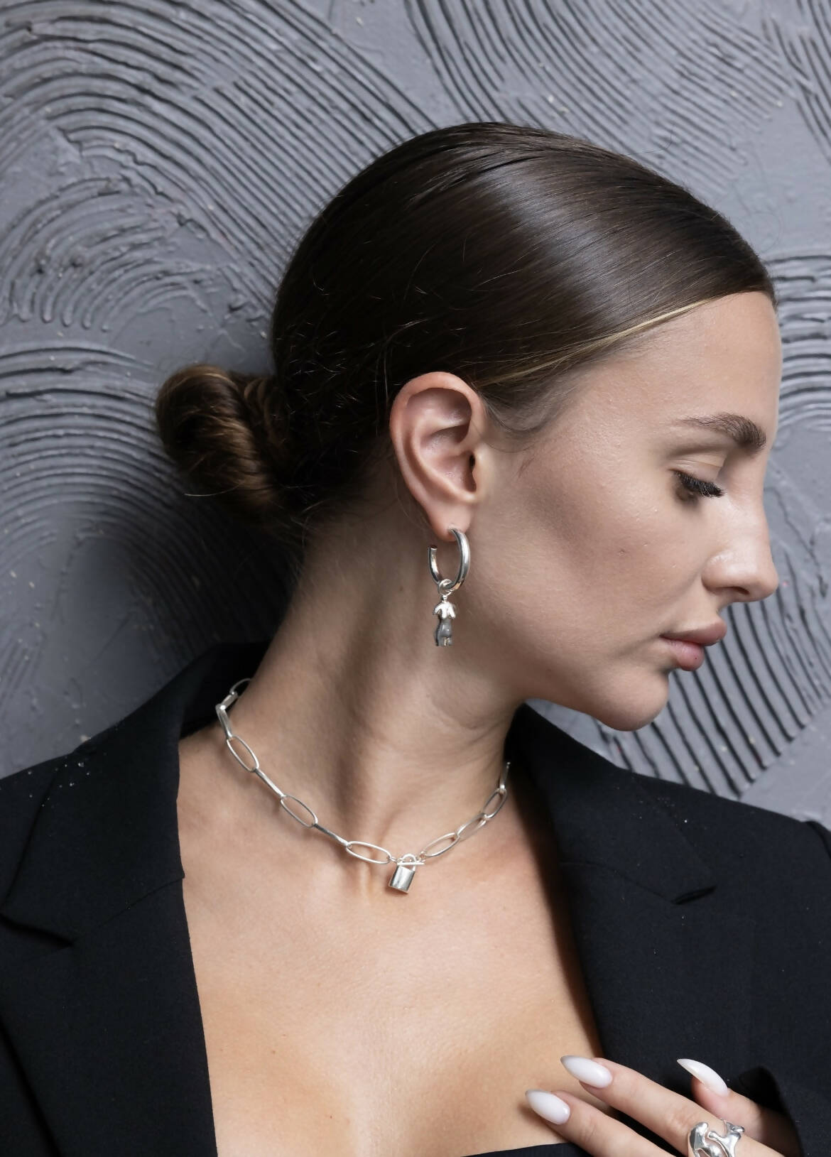 Earring-hoops with body