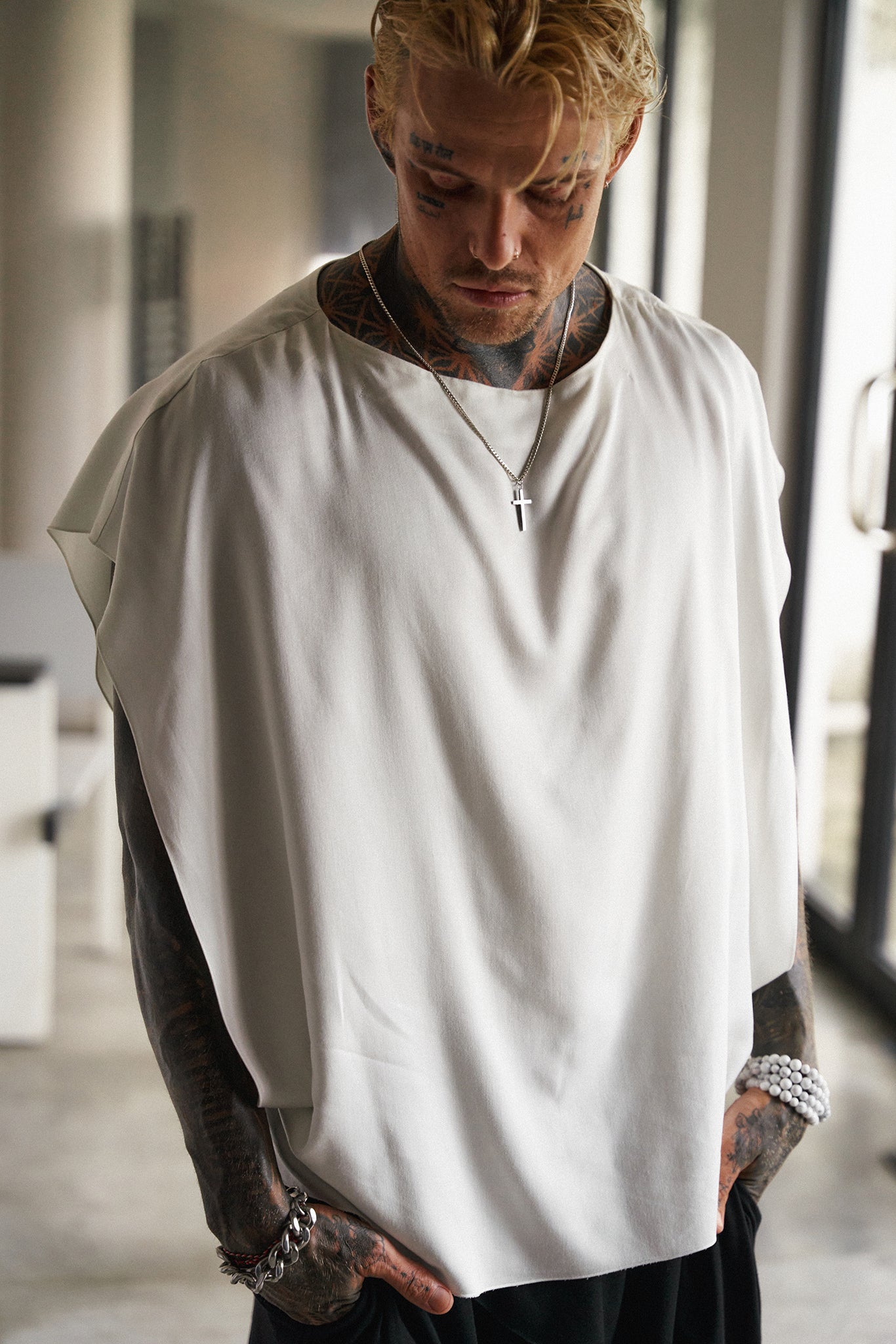 WHITE SLEEVELESS T-SHIRTS | OVERZ
