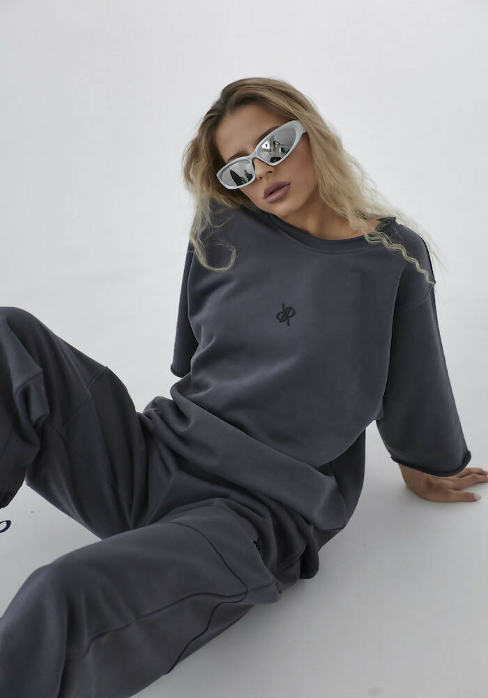 Sweatshirt Grab